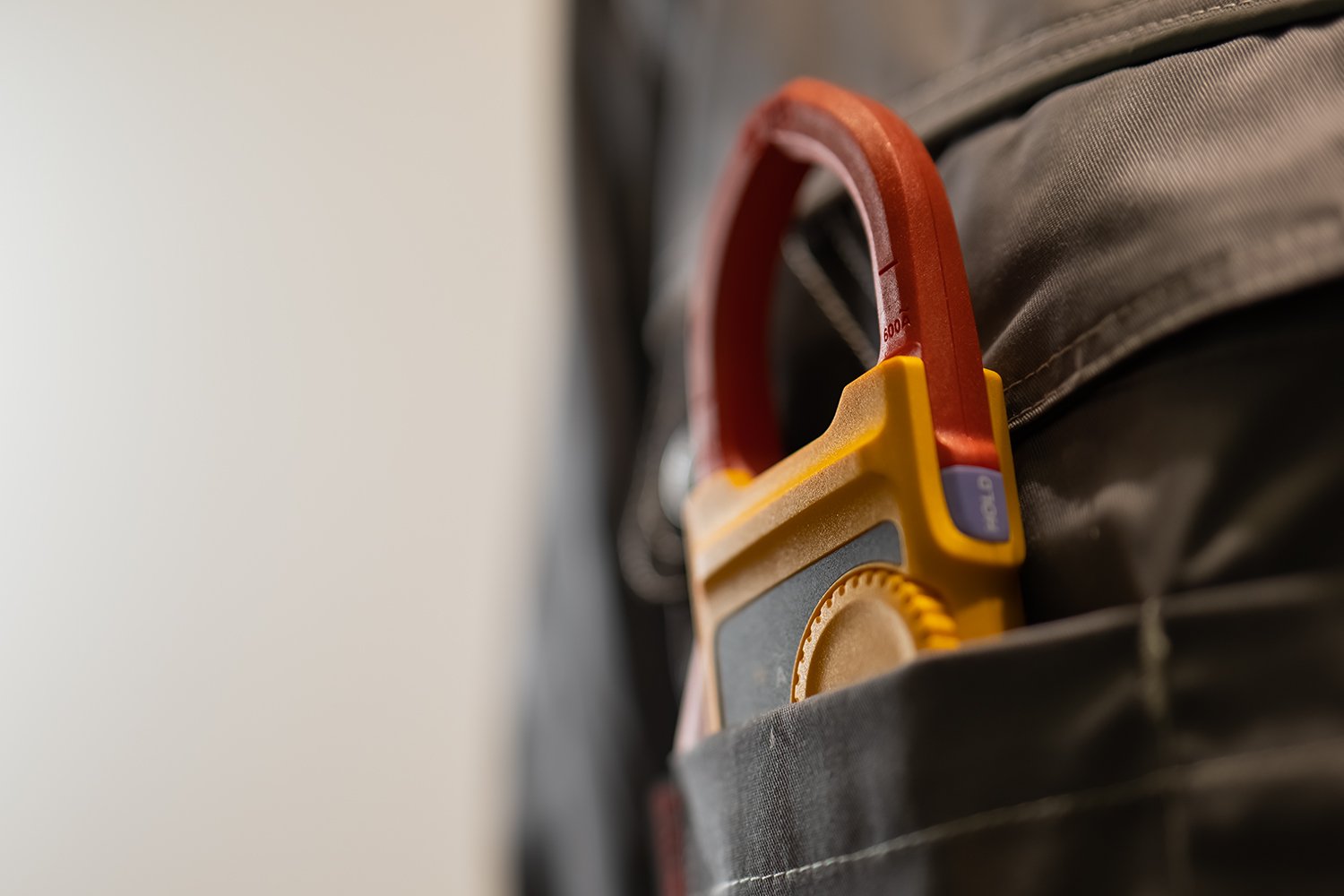 Fluke_301_Pocket_1500x1000-2